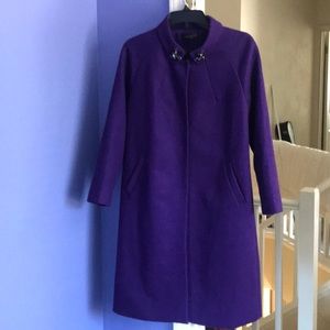 Classy and beautiful coat.